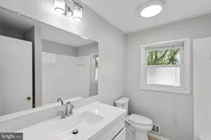 909 First St, Rockville, MD 20850 - Photo 17