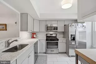 1077 Copperstone Ct, Rockville, MD 20852 - Photo 5