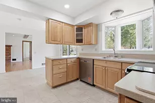 12721 Lincolnshire Dr, Potomac, MD 20854 - Photo 7