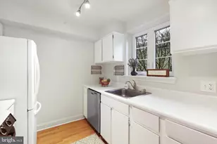 9888 Hollow Glen Pl, Silver Spring, MD 20910 - Photo 9