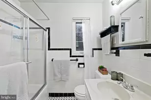 9888 Hollow Glen Pl, Silver Spring, MD 20910 - Photo 15