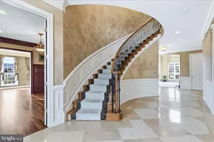 12600 Hill Creek Ln, Potomac, MD 20854 - Photo 5