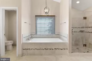 16 Maplewood Park Ct, Bethesda, MD 20814 - Photo 17