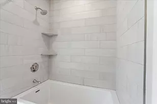 16 Maplewood Park Ct, Bethesda, MD 20814 - Photo 25