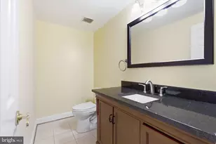 16 Maplewood Park Ct, Bethesda, MD 20814 - Photo 11