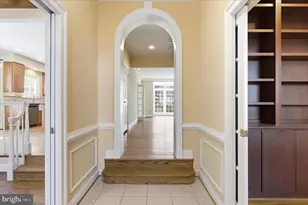 16 Maplewood Park Ct, Bethesda, MD 20814 - Photo 3