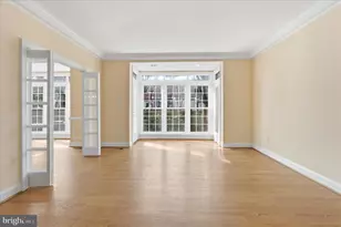 16 Maplewood Park Ct, Bethesda, MD 20814 - Photo 9