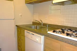 10201 Grosvenor Pl, Rockville, MD 20852 - Photo 5