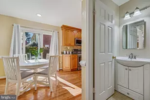 12608 Lincolnshire Dr, Potomac, MD 20854 - Photo 9