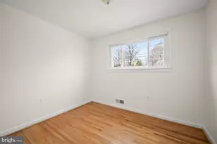 9809 Holmhurst Rd, Bethesda, MD 20817 - Photo 17