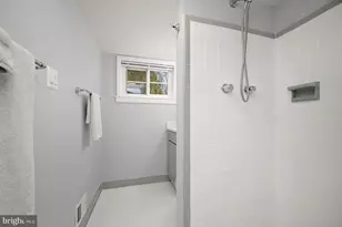 9809 Holmhurst Rd, Bethesda, MD 20817 - Photo 23