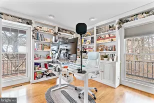 22109 Creekview Dr, Gaithersburg, MD 20882 - Photo 17