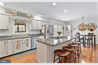 22109 Creekview Drive, Gaithersburg, MD 20882 - Photo 5