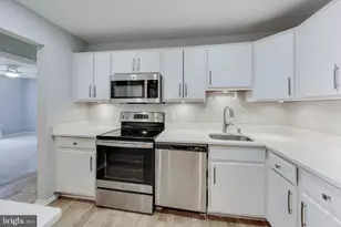 7802 Guildberry Ct, Gaithersburg, MD 20879 - Photo 9