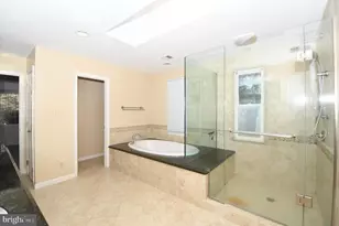 8900 Holly Leaf Ln, Bethesda, MD 20817 - Photo 45