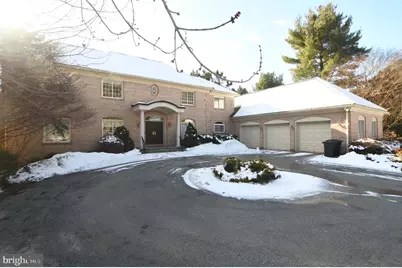 8900 Holly Leaf Lane, Bethesda, MD 20817 - Photo 5