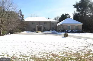 8900 Holly Leaf Ln, Bethesda, MD 20817 - Photo 1