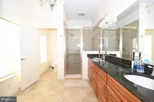8900 Holly Leaf Ln, Bethesda, MD 20817 - Photo 27