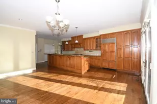 8900 Holly Leaf Ln, Bethesda, MD 20817 - Photo 17