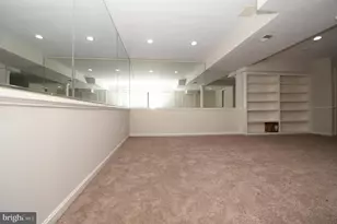 8900 Holly Leaf Ln, Bethesda, MD 20817 - Photo 63