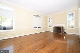 8900 Holly Leaf Ln, Bethesda, MD 20817 - Photo 11