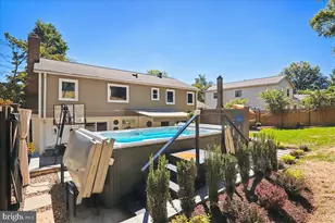 15208 Bunchberry Ct, North Potomac, MD 20878 - Photo 3