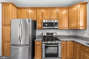 563 Pelican Ave, Gaithersburg, MD 20877 - Photo 9