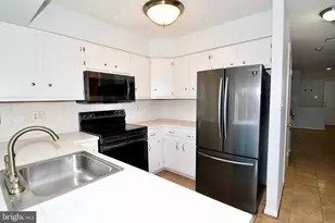 18349 Leman Lake Dr, Olney, MD 20832 - Photo 11