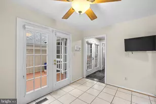 20716 Highland Hall Dr, Montgomery Village, MD 20886 - Photo 11