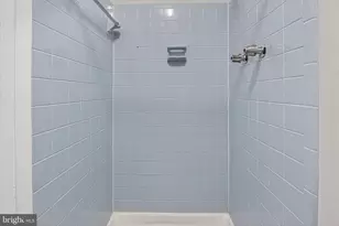 8111 Fallow Dr, Gaithersburg, MD 20877 - Photo 17