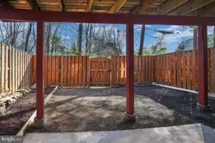 8111 Fallow Dr, Gaithersburg, MD 20877 - Photo 29