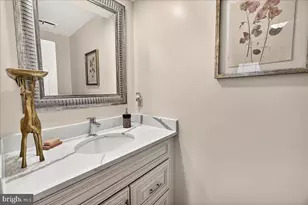 19736 Greenside Terrace, Montgomery Village, MD 20886 - Photo 9