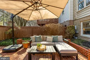 10135 Crestberry Pl, Bethesda, MD 20817 - Photo 23