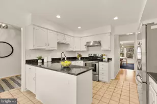 10135 Crestberry Pl, Bethesda, MD 20817 - Photo 9