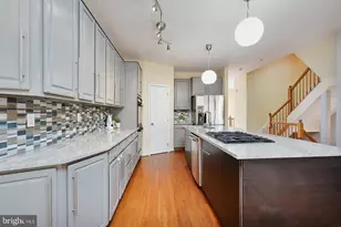 22 Waddington Ct, Rockville, MD 20850 - Photo 11