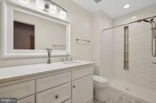 9250 Three Oaks Dr, Silver Spring, MD 20901 - Photo 19