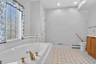 15022 Snowden Dr, Silver Spring, MD 20905 - Photo 17