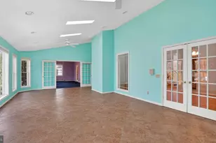 15022 Snowden Dr, Silver Spring, MD 20905 - Photo 23