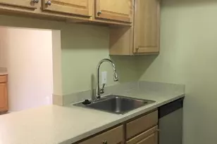 18318 Streamside Dr, Gaithersburg, MD 20879 - Photo 7