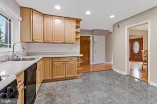 6011 Bradley Blvd, Bethesda, MD 20817 - Photo 7