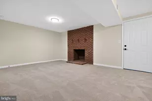 19031 McFarlin Dr, Germantown, MD 20874 - Photo 31