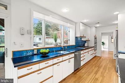 5706 Wilson Lane, Bethesda, MD 20817 - Photo 9