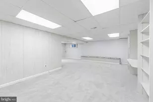 11433 Beechgrove Ln, Potomac, MD 20854 - Photo 35