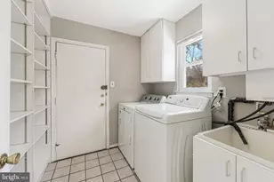 11433 Beechgrove Ln, Potomac, MD 20854 - Photo 19