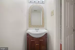 10 Ingleside Ct, Rockville, MD 20850 - Photo 5