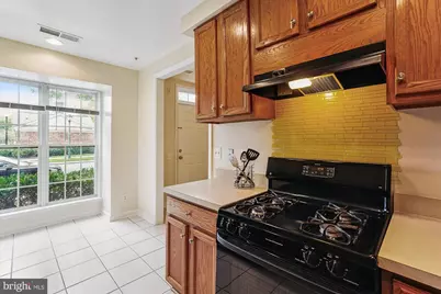 333 Prettyman Drive #29, Rockville, MD 20850 - Photo 7