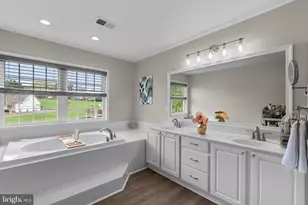 23504 Rolling Fork Way, Gaithersburg, MD 20882 - Photo 21