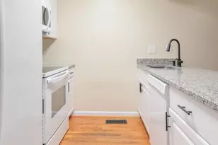 7 Valleyfield Ct, Silver Spring, MD 20906 - Photo 9