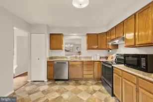 2890 Schoolhouse Cir, Silver Spring, MD 20902 - Photo 11