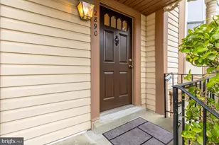 2890 Schoolhouse Cir, Silver Spring, MD 20902 - Photo 3